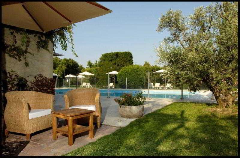 Val Baussenc, The Originals Relais Hotel Maussane les Alpilles Kültér fotó