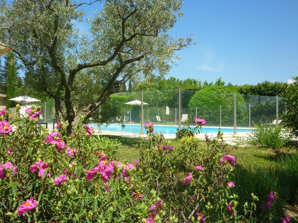 Val Baussenc, The Originals Relais Hotel Maussane les Alpilles Kültér fotó