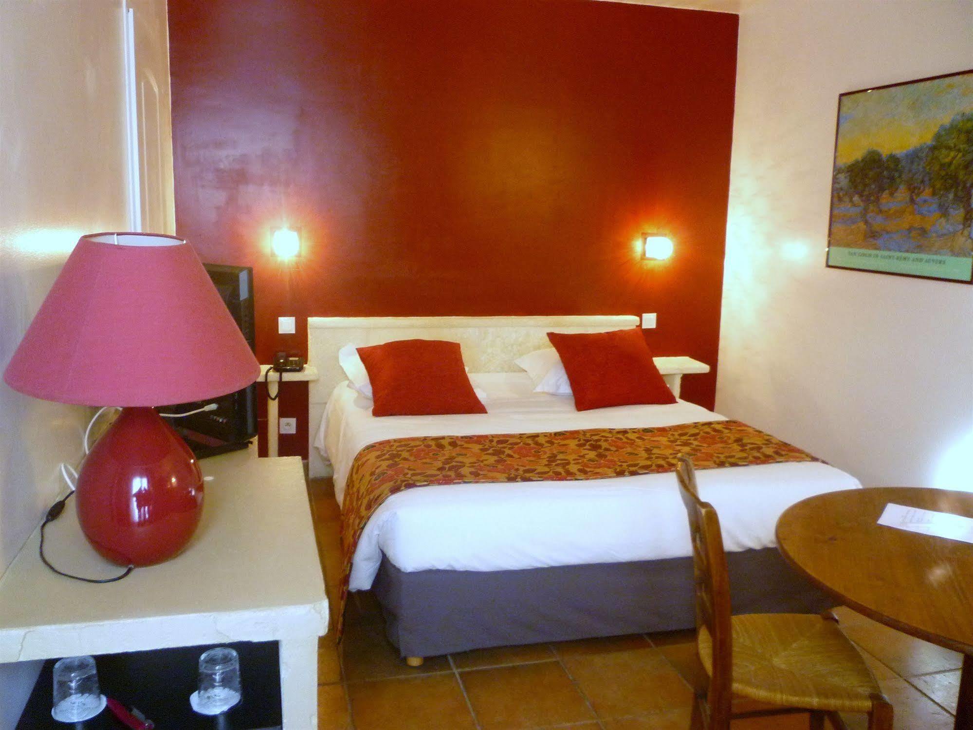 Val Baussenc, The Originals Relais Hotel Maussane les Alpilles Kültér fotó